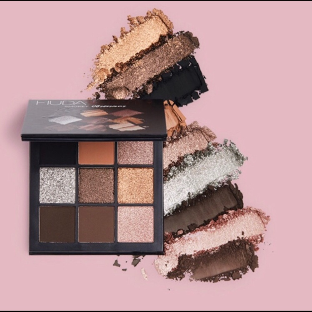 HUDA BEAUTY eyeshadow palette
